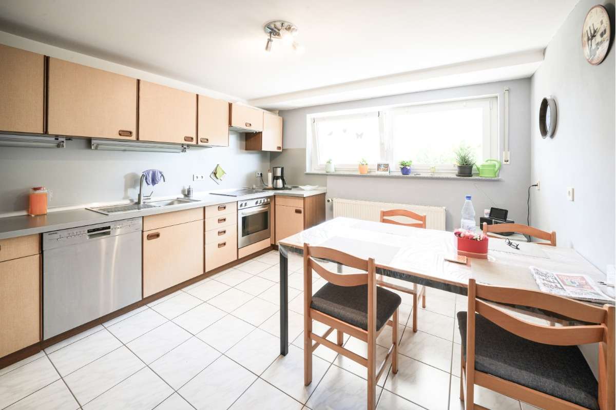 Immobilie in Poppenhausen - Sehr gepflegtes, freistehendes Mehrfamilien- / Generationenhaus, zur Eigennutzung und Kapitalanlage - Bild 15