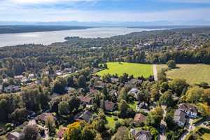 Exklusives Grundstück in Pöcking – 1.905 m² mit vermietetem Einfamilienhaus und großem Potenzial! – Feldafinger Straße 53, 82343 Starnberg (Kreis) – Vorschaubild 1