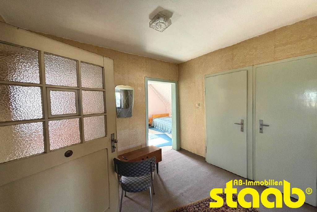 Immobilie in Mainaschaff - SANIERUNGSBEDÜRFTIGES 1-2 FAMILIENHAUS MIT TERRASSE, GARTEN UND GARAGE IN SEHR GUTER LAGE VON  - Bild 11