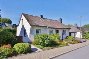 Ein-bis Zweifamilienhaus mit viell zusätzlicher Nutzfläche und vielen Möglichkeiten in beliebter,... – Die vollständige Adresse der Immobilie erhältst du vom Anbieter., 42781 Haan – Vorschaubild 1