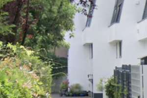 Teilmöbliertes elegantes 6-Zimmer Reihenhaus mit Stellplatz in Berlin-Grunewald – Die vollständige Adresse der Immobilie erhältst du vom Anbieter., 14193 Grunewald, Berlin – Vorschaubild 1