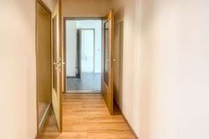 3 Zimmer Wohnung in zentrumsnähe von Oelsnitz Besichtigung am 5.6.2025 – Die vollständige Adresse der Immobilie erhältst du vom Anbieter., 8606 Oelsnitz/Vogtland – Vorschaubild 5
