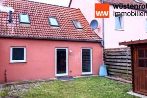 Modernes Reihenhaus mit kleinem Garten, direkt am Schlosspark in Plaue – Brandenburg an der Havel – Vorschaubild 1