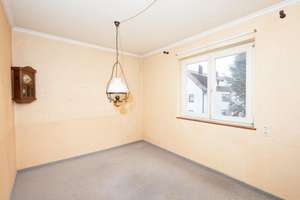 Charmantes Haus mit Potential in ruhiger, begehrter Lage von Fellbach-Schmiden! – Die vollständige Adresse der Immobilie erhältst du vom Anbieter., 70736 Fellbach – Vorschaubild 9