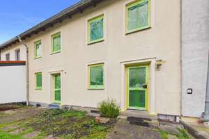 Gestalten statt suchen: Reihenmittelhaus mit viel Potenzial in Castrop-Rauxel – Die vollständige Adresse der Immobilie erhältst du vom Anbieter., 44581 Castrop-Rauxel – Vorschaubild 1