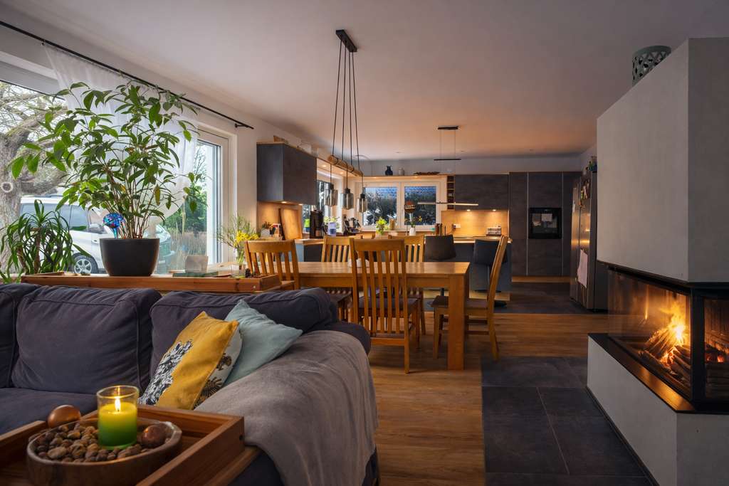 Immobilie in Altlandsberg - BIETERVERFAHREN: Exklusives Einfamilienhaus mit Energiekonzept und Westgarten, Terrasse und Pool - Bild 4