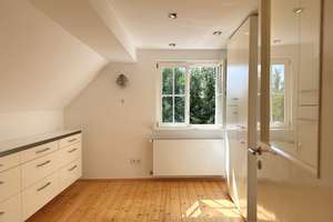 EIN ZUHAUSE MIT SEELE, DIREKT AM MAIN - Einzigartiges Einfamilienhaus mit Garten und Garage – 60386 Fechenheim, Frankfurt am Main – Vorschaubild 15