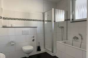 Frisch renovierte 2-Zimmer Wohnung mit großen Balkon – Universitätsstr. 40, 47051 Altstadt, Duisburg – Vorschaubild 4