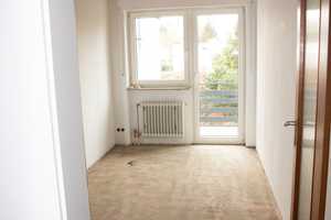 Charmantes Reihenmittelhaus in Nürnberg-Großgründlach: Einbauküche, Garage, ruhige Lage. – Bad Brückenauer Straße 24b, 90427 Nürnberg – Vorschaubild 24