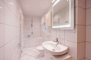 Freistehendes Haus mit Einliegerwohnung im Anbau und großem Grundstück in Krefeld-Fischeln! – Die vollständige Adresse der Immobilie erhältst du vom Anbieter., 47807 Fischeln, Krefeld – Vorschaubild 3