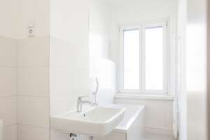 Frisch renoviert - Balkon - Badewanne - Mitte – Invalidenstraße 141, 10115 Mitte (Ortsteil), Berlin – Vorschaubild 9