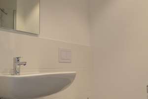 Modernes 1-Zimmer-Apartment für Studenten / Auszubildende mit Balkon, Dachterrasse & Top-Lage  – Steinhauser Straße 1, 81677 Steinhausen, München – Vorschaubild 2