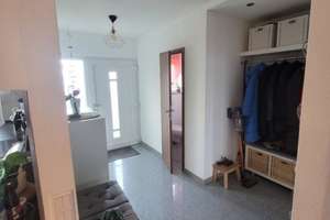 Mädels-WG-Zimmer in Reihenhaus mit Terrasse und schönem Garten zur Mitbenutzung – Heerstraße 63, 65205 Nordenstadt, Wiesbaden – Vorschaubild 5