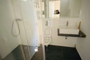 Traumhafte möblierte Wohnung mit Balkon direkt zum ruhigen Innenhof mit EBK und Abstellkammer!!!! – Moissistraße 31, 12489 Adlershof, Berlin – Vorschaubild 11