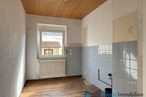 Viel Raum für die Familie - Einfamilienhaus mit Bungalow und Garage in guter Lage in Kelkheim – Die vollständige Adresse der Immobilie erhältst du vom Anbieter., 65779 Kelkheim (Taunus) – Vorschaubild 4