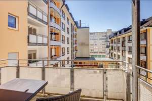 Möbliert: Großzügige 2-Zimmer Wohnung in ruhiger Innenhoflage  – Die vollständige Adresse der Immobilie erhältst du vom Anbieter., 80799 Universität, München – Vorschaubild 12