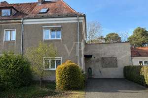 Viel Raum für Familienleben und Sonnenstunden im eigenen Garten in begehrter Lage von Köpenick – Die vollständige Adresse der Immobilie erhältst du vom Anbieter., 12555 Köpenick, Berlin – Vorschaubild 1
