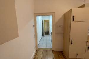 2zw WOHNUNG WANNENBAD KÜCHE MORITZSTR NEBEN FRESENIUS INSTITUT NAHE FUSSGÄNGERZONE BUS VOR DEM HAUS – MORITZSTRASSE 15, 65183 Mitte, Wiesbaden – Vorschaubild 6