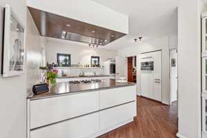 Exklusives Einfamilienhaus mit Pool und großzügigem Garten – Köln – Vorschaubild 7