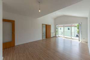 3-Raum-Dachgeschosswohnung mit umlaufender Dachterrasse in Münchenroda – Die vollständige Adresse der Immobilie erhältst du vom Anbieter., 7751 Münchenroda / Remderoda, Jena – Vorschaubild 5