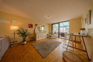 Charmantes Familiendomizil in Bestlage von Rondorf: 109m² Wfl. + 21m² Wintergarten mit Kaminofen – Die vollständige Adresse der Immobilie erhältst du vom Anbieter., 50997 Rondorf, Köln – Vorschaubild 2