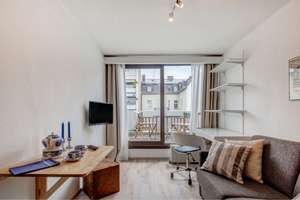 Maxvorstadt: Amalienstraße, Kleines Refugium mit Dachterrasse und Tiefgarage - frei ab 10/26 – Die vollständige Adresse der Immobilie erhältst du vom Anbieter., 80799 Universität, München – Vorschaubild 2