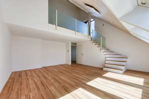 +++ frisch renoviert - DG-Maisonette-Galerie - Fußboden-Hzg. - 2 Bäder - Blk. & Fernblick - EBK +++