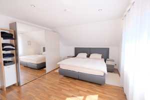 Charmantes Haus mit tollem Garten, Garage und PV – Neu-Ulm (Kreis) – Vorschaubild 5