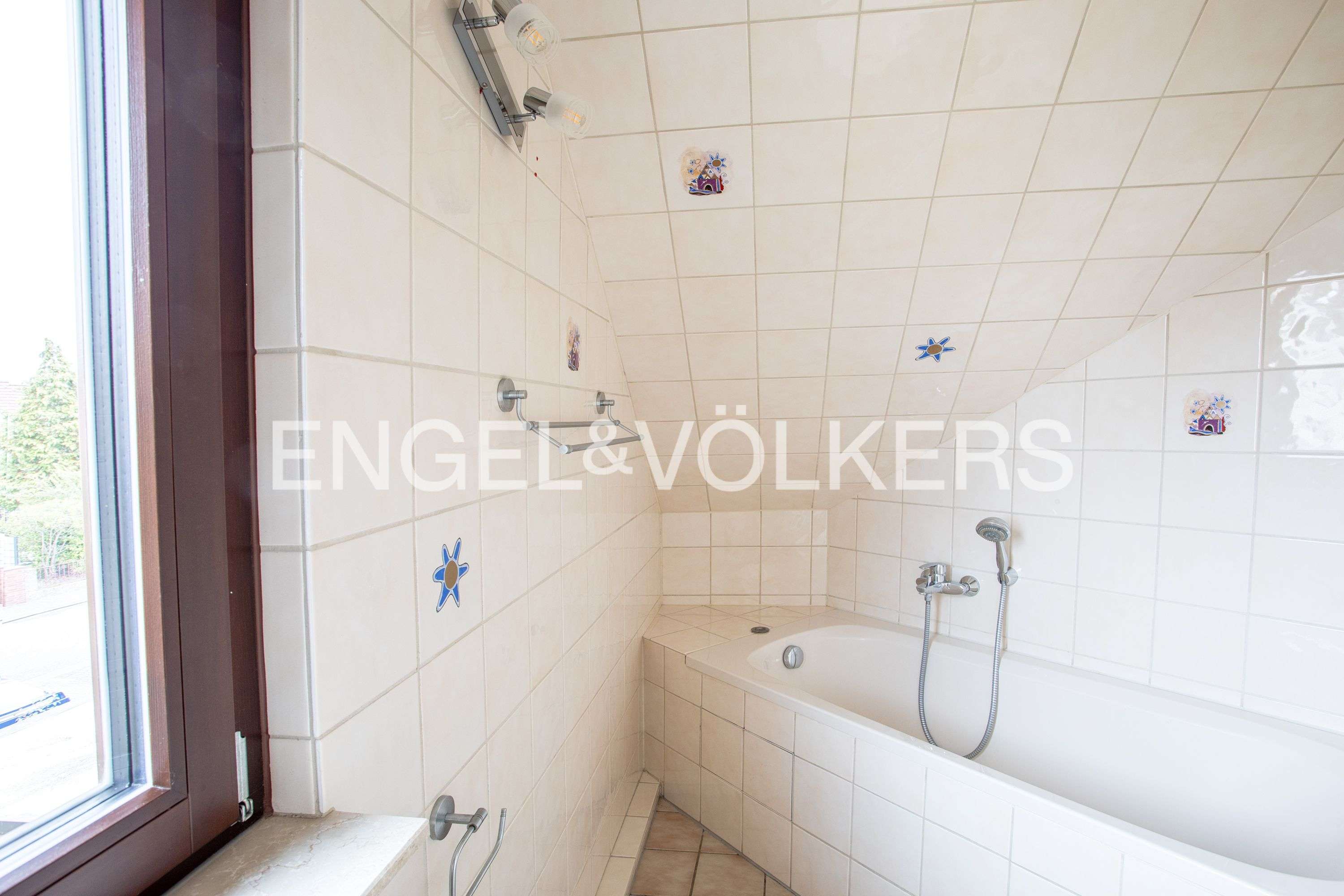 Immobilie in Dudenhofen - Großzügig wohnen für ein oder zwei Familien! - Bild 11