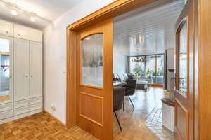 Viel Platz für mehrere Generationen – Doppelhaushälfte mit zwei Wohneinheiten in Freimann – Die vollständige Adresse der Immobilie erhältst du vom Anbieter., 80939 Freimann, München – Vorschaubild 5