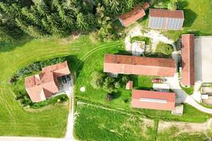 Einzigartiger Pferdehof in traumhafter Alleinlage – Naturparadies mit Wiesen, Wald und Pferdehaltung – Die vollständige Adresse der Immobilie erhältst du vom Anbieter., 84533 Marktl – Vorschaubild 3