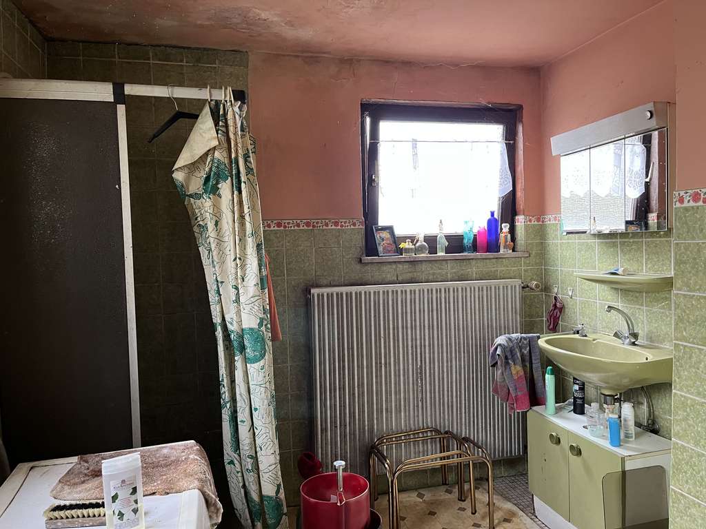 Immobilie in Bad Nauheim - Charmantes Einfamilienhaus mit 650m² Grundstück – Sanierungsobjekt mit viel Potenzial - Bild 2