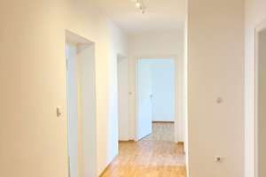 Immobilien Schneider - München-Lehel - Attraktive 3 Zimmer-Wohnung in zentraler Lage – Die vollständige Adresse der Immobilie erhältst du vom Anbieter., 80538 Lehel, München – Vorschaubild 2