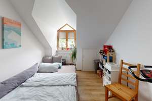 Tolle, helle DG-Wohnung mit Loggia im Westen - Provisionsfrei! – Agnesstraße 25a, 93049 Westenviertel, Regensburg – Vorschaubild 3