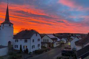 Das „Haus, das Geld verdient“ – Historisches Juwel mit Eifel-Panorama & Pferdestall ! – Die vollständige Adresse der Immobilie erhältst du vom Anbieter., 54533 Niederscheidweiler – Vorschaubild 1