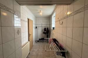 Haus zu vermieten in Babenhausen | 143 m² Wohnfläche | 8 Zimmer | 2 Bäder | 1 Waschküche | 1 Küche – Die vollständige Adresse der Immobilie erhältst du vom Anbieter., 64832 Babenhausen – Vorschaubild 9