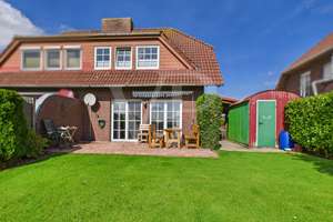 Leben im Grünen - Charmante vermietete Eigentumswohnung/Doppelhaushälfte am Feldrand von Utgast