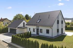 Hochwertiger Neubau! Energieeffizientes Architektenhaus mit Privatsphäre auf großem Grundstück – Die vollständige Adresse der Immobilie erhältst du vom Anbieter., 95503 Hummeltal – Vorschaubild 3