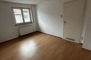 Helle 3-Zimmer-Wohnung mit Balkon in ruhiger Lage – Die vollständige Adresse der Immobilie erhältst du vom Anbieter., 70435 Zuffenhausen-Schützenbühl, Stuttgart – Vorschaubild 4