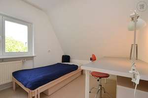 Traumhaft möbliertes Haus mit Garten und Pool in Würzburg/Frauenland – Die vollständige Adresse der Immobilie erhältst du vom Anbieter., 97074 Frauenland, Würzburg – Vorschaubild 3
