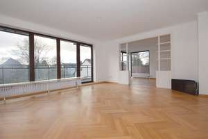 Großzügig wohnen zu zweit – 111 m² Endetage mit sonnigen Räumen, Dachterrasse mit Freiblick sowie TG – Die vollständige Adresse der Immobilie erhältst du vom Anbieter., 22359 Volksdorf, Hamburg – Vorschaubild 4
