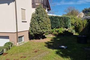 Renoviertes Einfamilienhaus mit 5 Zimmern und Garage in Berlin-Biesdorf