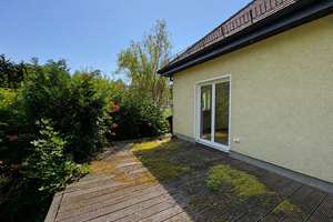 Wohnen mit viel Platz, Einfamilienhaus mit zusätzlicher Ebene und Gartenparadies – Die vollständige Adresse der Immobilie erhältst du vom Anbieter., 12621 Kaulsdorf, Berlin – Vorschaubild 3
