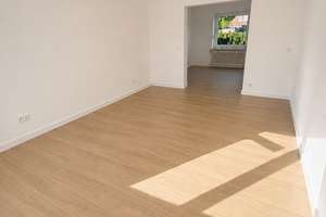 Modernisiertes Reihenmittelhaus mit Garten, großer Terrasse, Balkon & Vollkeller in ruhiger Lage  – Schweriner Straße 17, 23701 Eutin – Vorschaubild 2