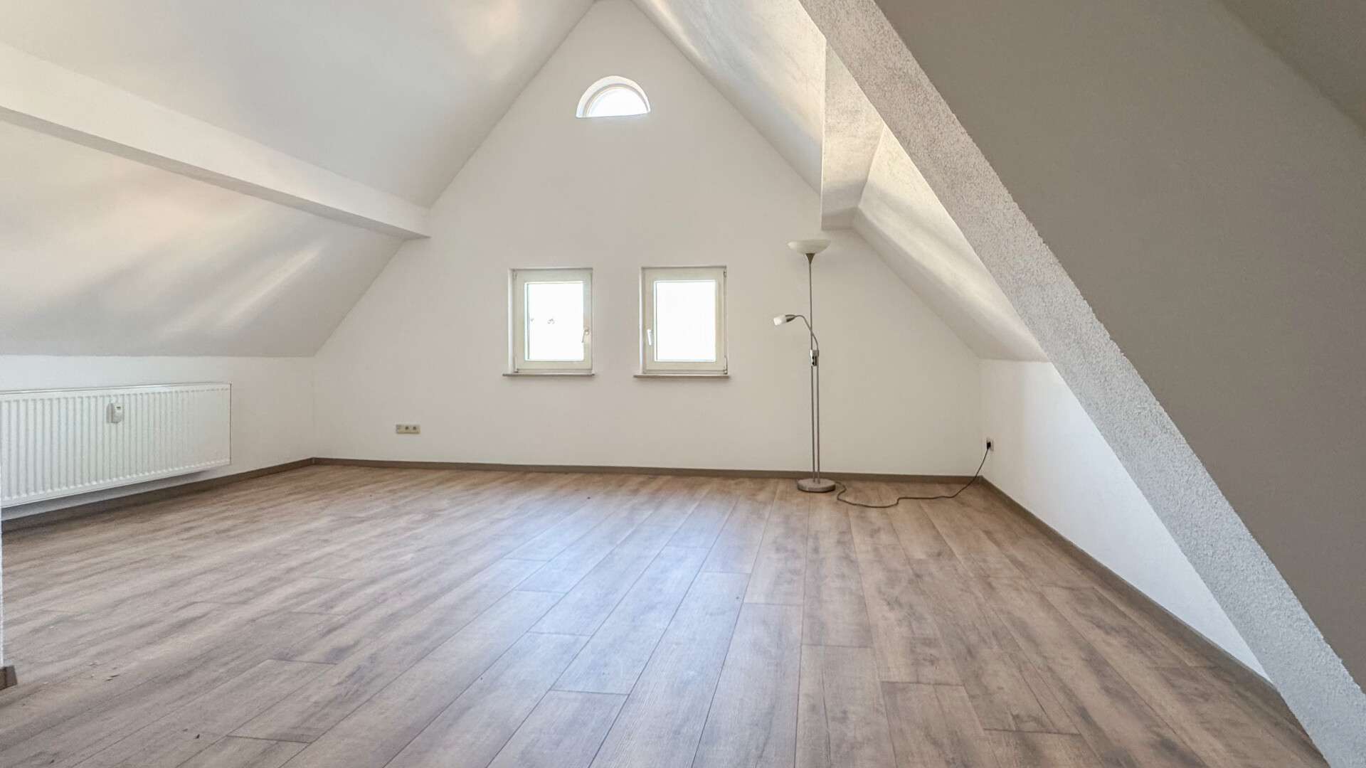 Immobilie in Weilburg - Großes Grundstück mit zwei renovierten Einfamilienhäuser und einer Einliegerwohnung vor Weilburg! - Bild 13