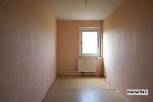 Große 3-Zimmer-Wohnung nebst Terrasse