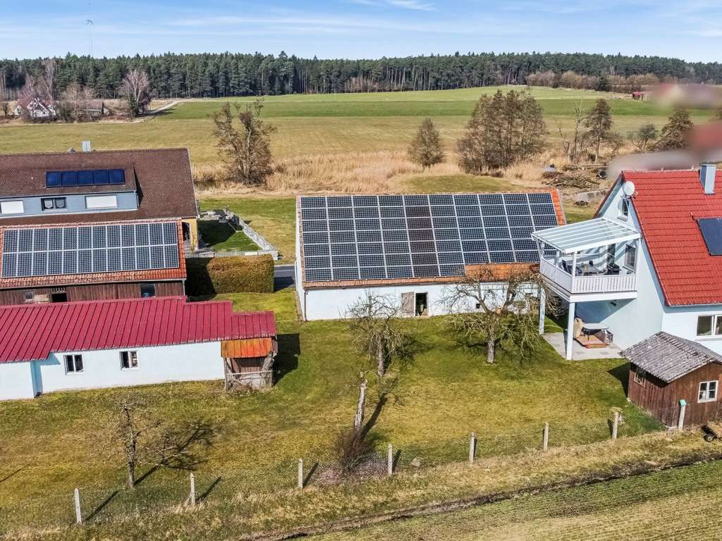 Immobilie in Dürrwangen - Traumhaus für Familien und Tierliebhaber – Großzügiges Ein- bzw. Zweifamilienhaus in Dürrwangen - Bild 1