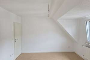 Erstbezug nach Renovierung. 2 ZKBB- DG- Wohnung mit Wärmedämmung – Hofstraße 21, 67065 Mundenheim, Ludwigshafen am Rhein – Vorschaubild 11