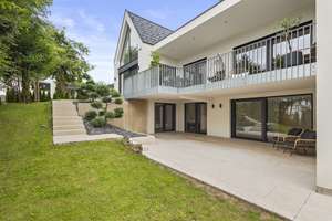 Architektur trifft Natur – Exklusive Designvilla auf rund 9.000 m² Grundstück – Die vollständige Adresse der Immobilie erhältst du vom Anbieter., 73547 Lorch – Vorschaubild 2