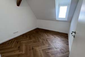     Exklusive kernsanierte Altbauwohnung in Neu-Ulm – Fischgrät, FBH, 127 m² – Johannisstraße 4, 89231 Neu-Ulm – Vorschaubild 8